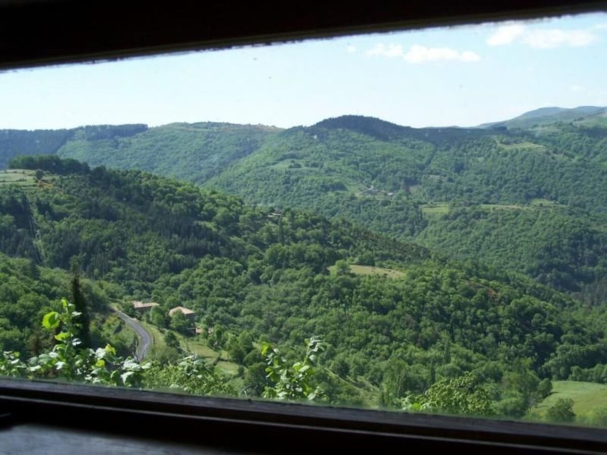Maison en pierre du XIVe siècle à Gluiras, vue vallée de la Glueyre - Photo 13