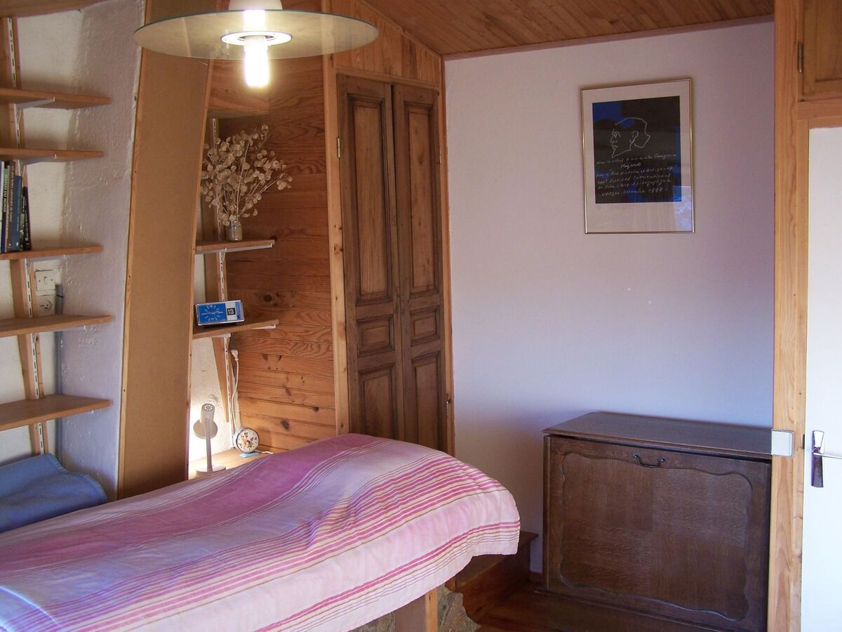 Maison en pierre du XIVe siècle à Gluiras, vue vallée de la Glueyre - Photo 15