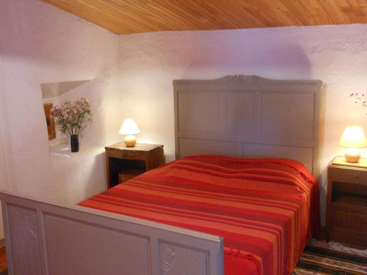 Maison en pierre du XIVe siècle à Gluiras, vue vallée de la Glueyre - Photo 17