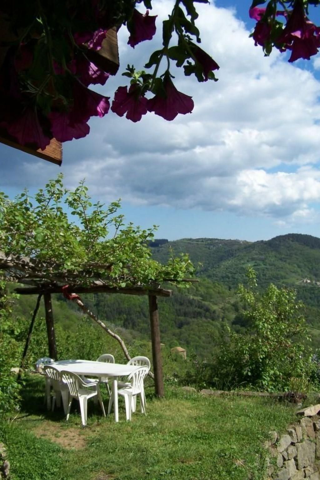 Maison en pierre du XIVe siècle à Gluiras, vue vallée de la Glueyre - Photo 20