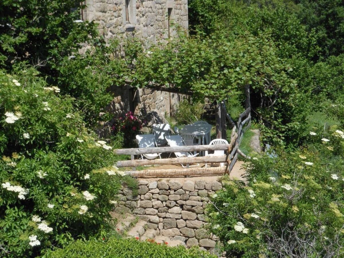 Maison en pierre du XIVe siècle à Gluiras, vue vallée de la Glueyre - Photo 22