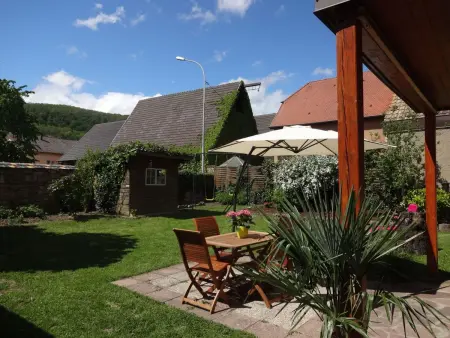 Location maison à Soultzmatt, Unabhaengiges Ferienhaus in Soultzmatt mit Sonnigem Garten