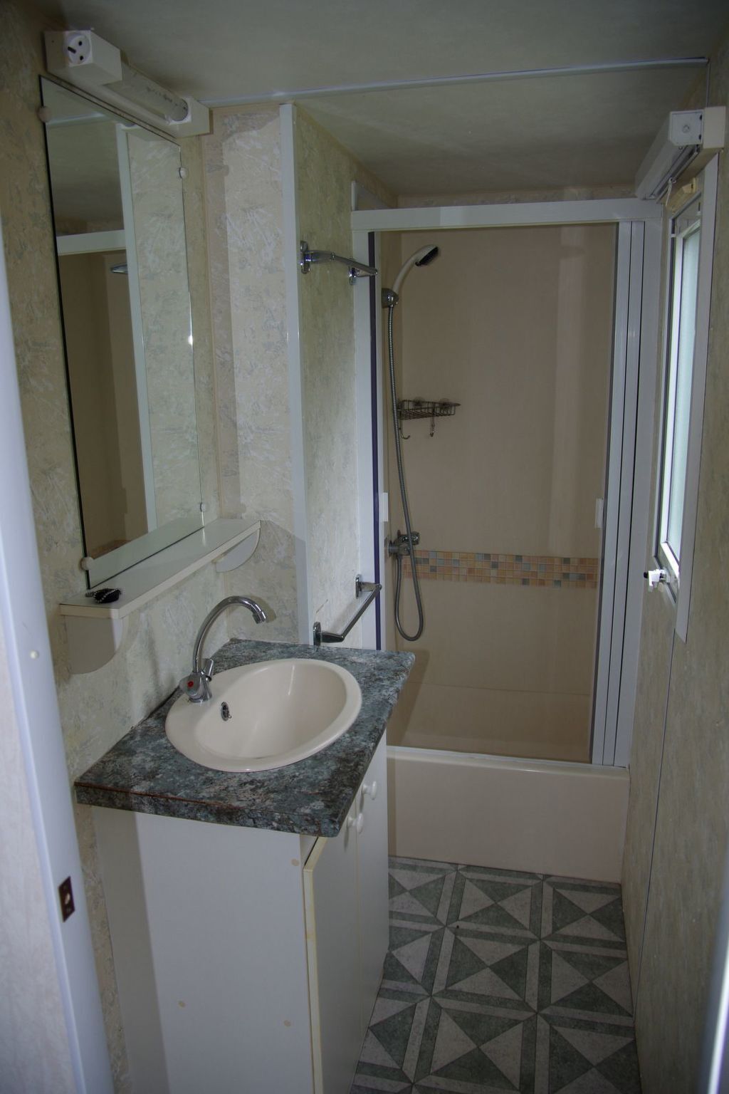 Mobil-home 28m² bord de mer à Agde - Photo 16