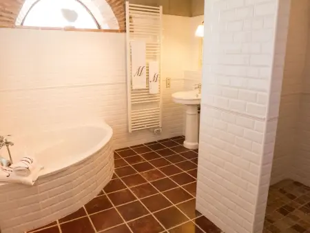 2 hochwertige Mas mit privatem Pool und Blick auf die Landschaft - Photo 25