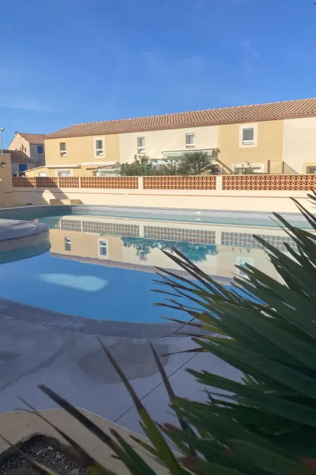 Duplex climatisé avec piscine à 150 m de la plage : photo 5