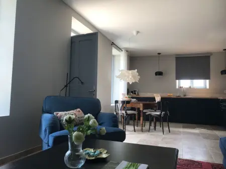 Gîte Maison Carrée à Cavillargues, piscine privée : photo 7