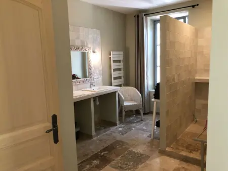 Gîte Maison Carrée à Cavillargues, piscine privée : photo 8