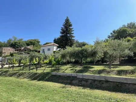 Gîte Maison Carrée à Cavillargues, piscine privée : photo 18
