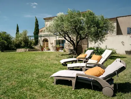 Maison dans un domaine viticole à Cavillargues avec piscine : photo 3