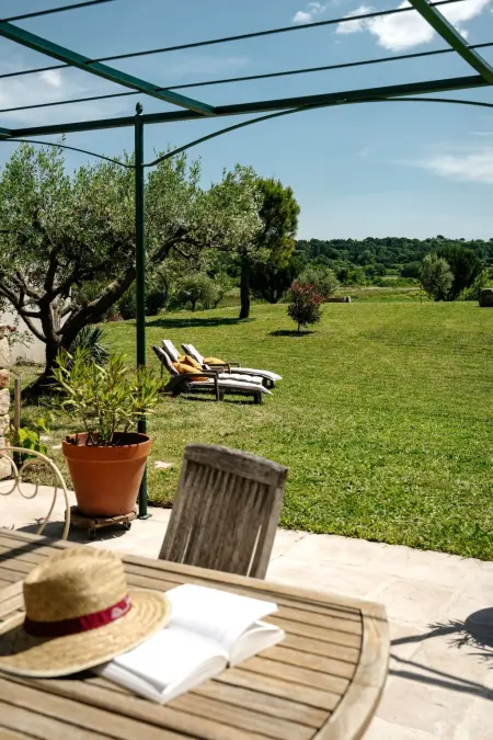 Maison dans un domaine viticole à Cavillargues avec piscine : photo 5