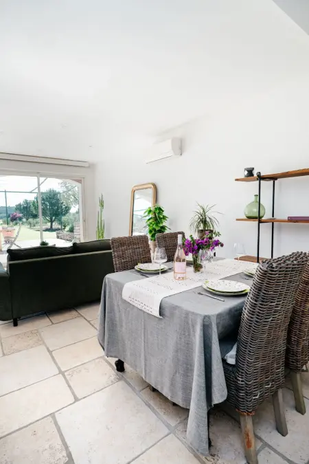 Maison dans un domaine viticole à Cavillargues avec piscine : photo 9
