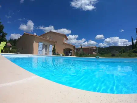 Location appartement à St. Brès, FERIENWOHNUNG, POOL, KLIMAANLAGE