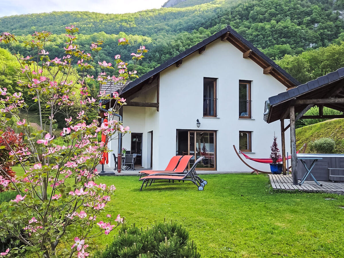 Maison 5 chambres avec spa et vue lac à Aiguebelette - Photo 1