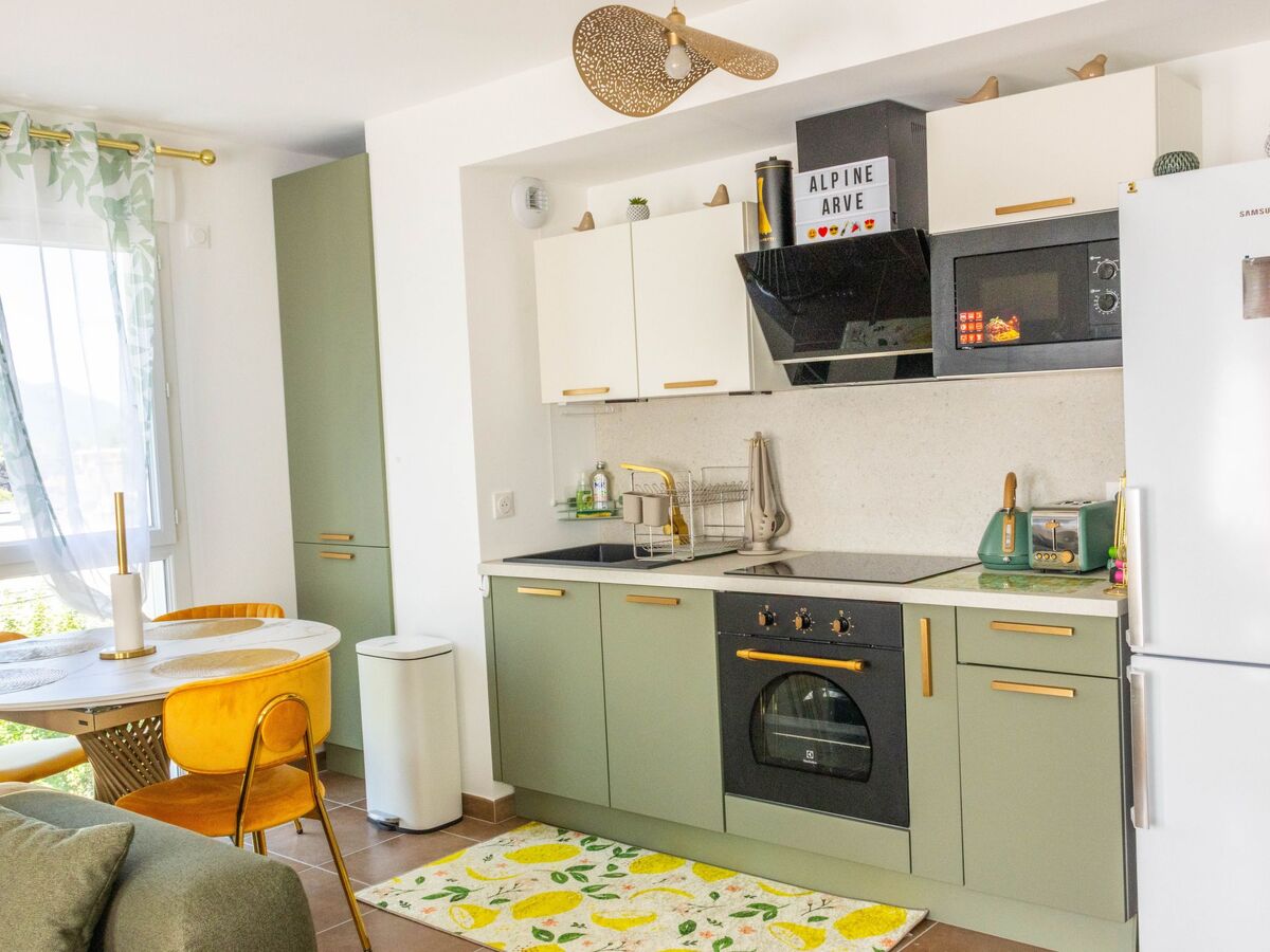 Appartement 6 pers. à Cluses, vue montagne et balcon - Photo 6