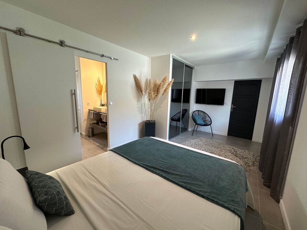 Maison Provence 60m² piscine chauffée privée à Istres - Photo 24
