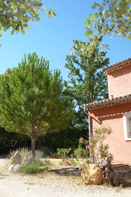 Les Amandiers, maison 2 chambres avec piscine à Aups : photo 12