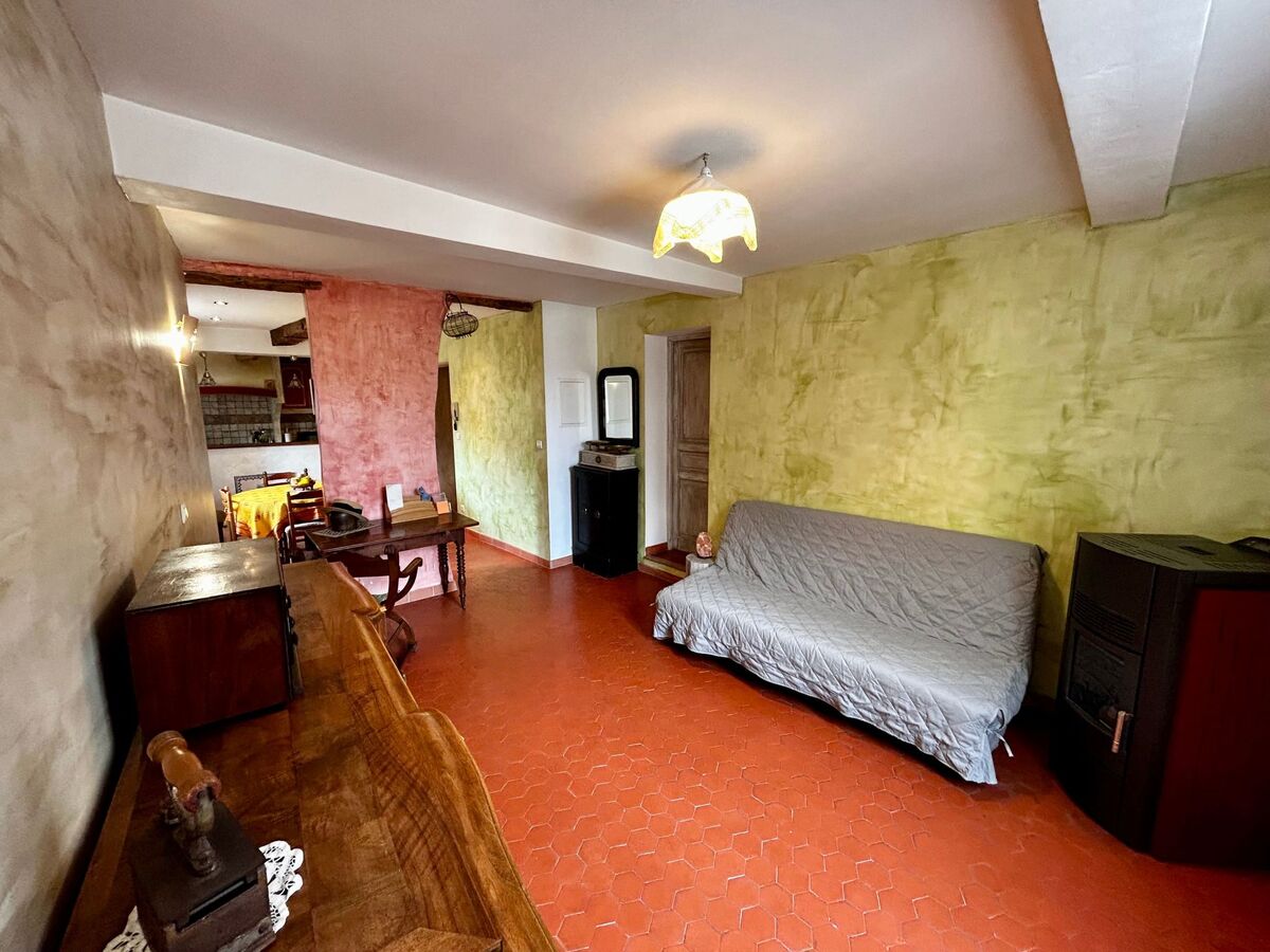 Appartement rustique à Allemagne-en-Provence, poêle à pellets - Photo 3