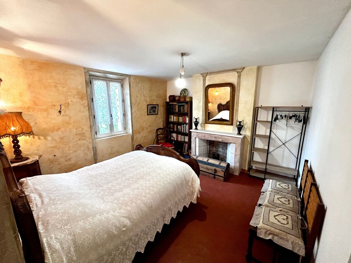 Appartement rustique à Allemagne-en-Provence, poêle à pellets - Photo 8