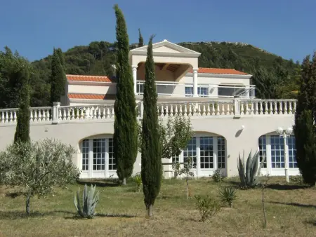 Appartement 120m² vignobles Bandol, vue baie et calanques : photo 2