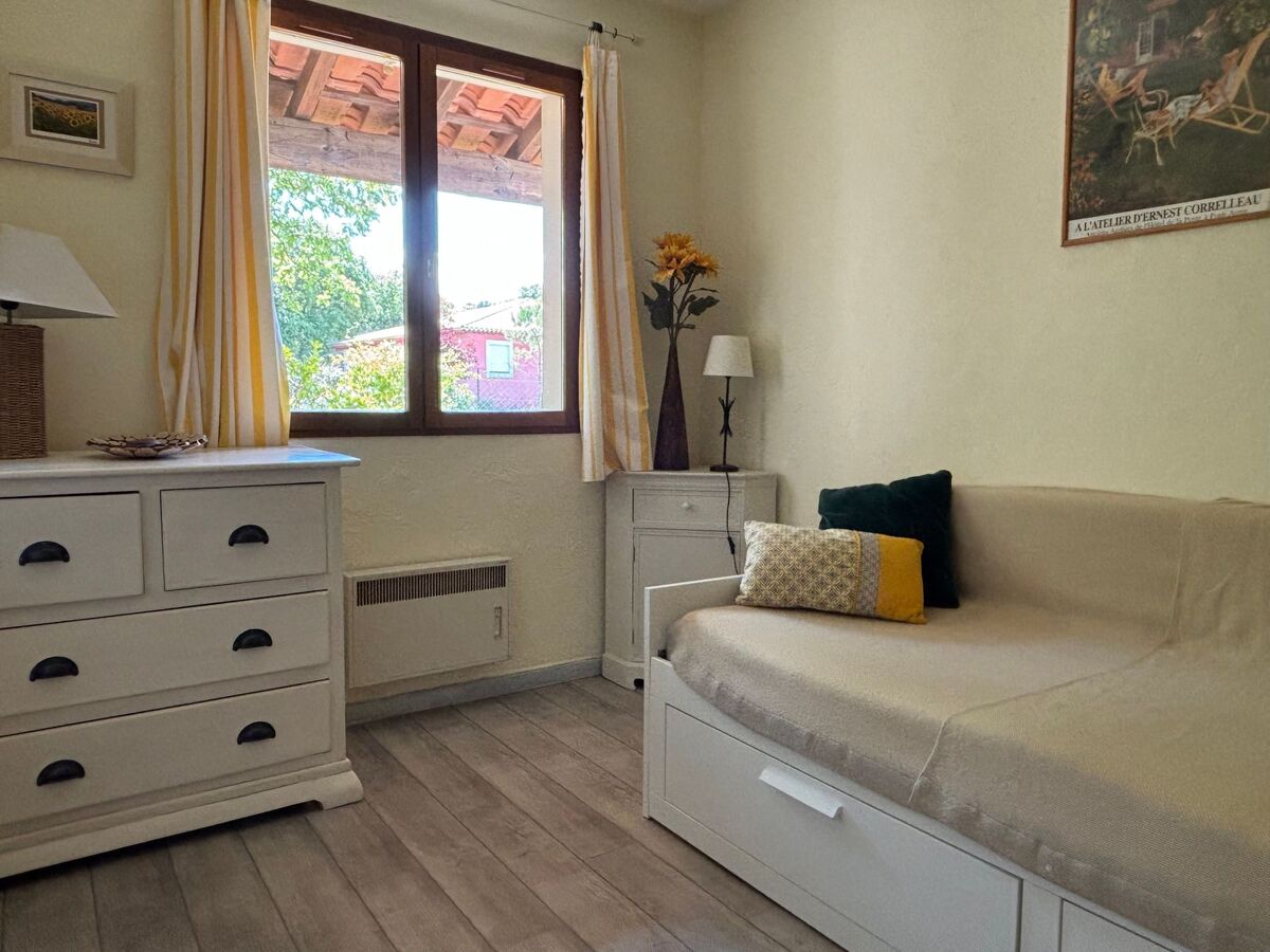 Maison Rians - Piscine 10×5 m, 3 chambres, 1200 m² - Photo 32