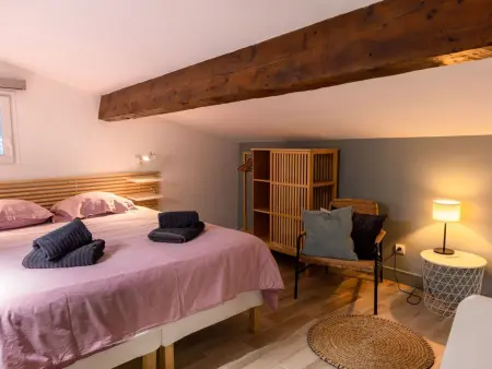 Location maison à Le Pradet, im Herzen eines provenzalischen Weinguts, Terrasse mit Meerblick, Pool