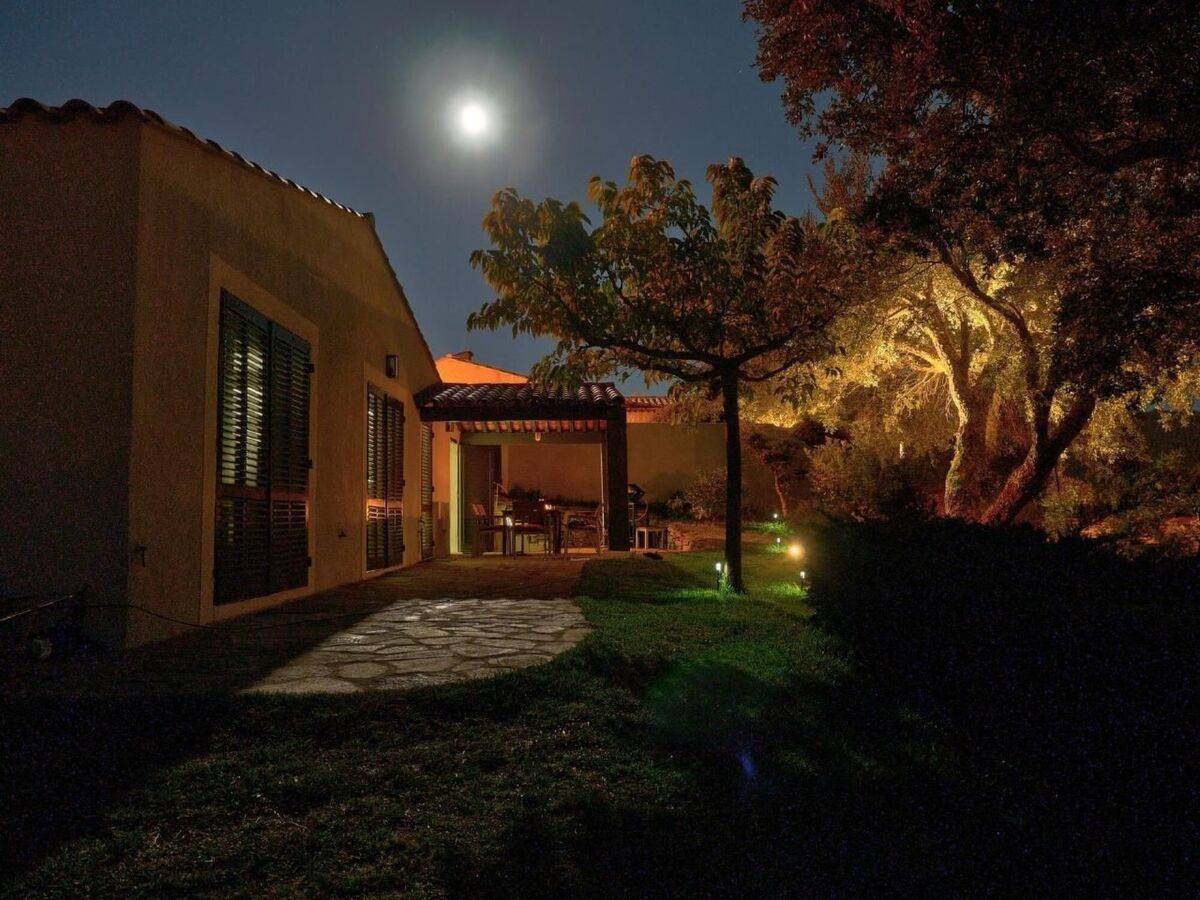 Villa Valcros, 8 pers., vue baie d'Hyères et piscine - Photo 24