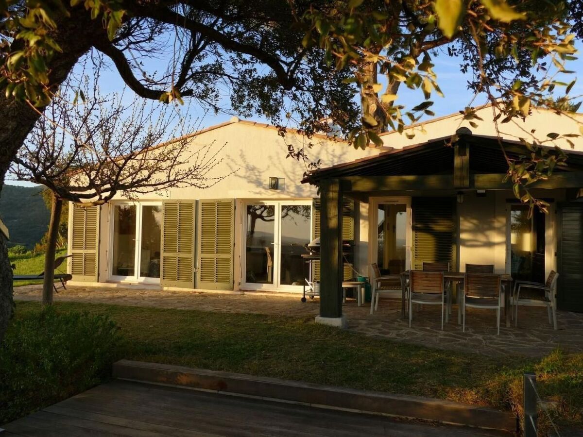 Villa Valcros, 8 pers., vue baie d'Hyères et piscine - Photo 28