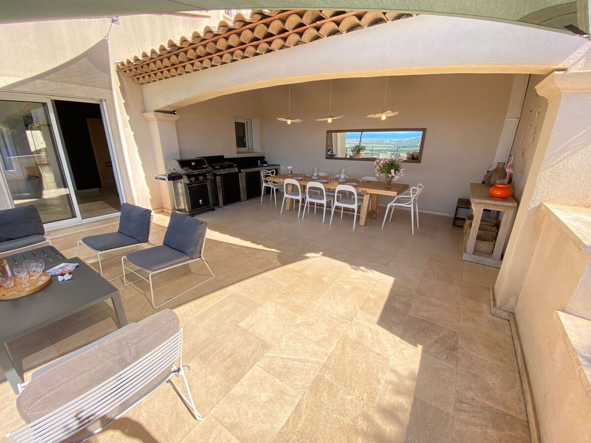 Villa contemporaine 250 m², piscine chauffée et vue Îles d'Or - Photo 10
