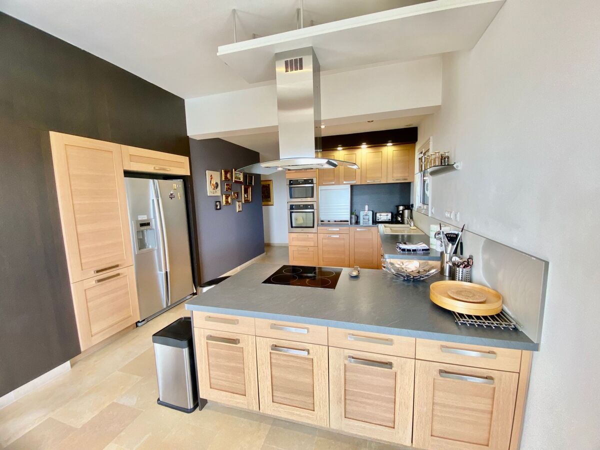 Villa contemporaine 250 m², piscine chauffée et vue Îles d'Or - Photo 19