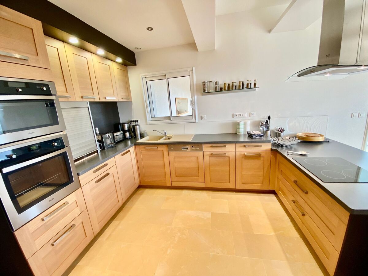 Villa contemporaine 250 m², piscine chauffée et vue Îles d'Or - Photo 20
