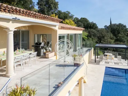 Villa avec piscine à débordement et vue mer à La Londe Les Maures : photo 2