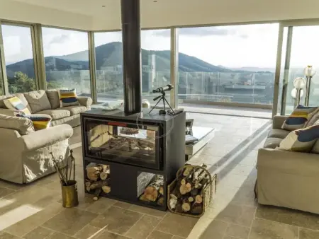 Villa avec piscine à débordement et vue mer à La Londe Les Maures : photo 3