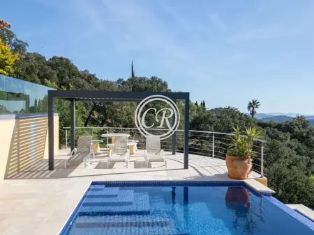 Villa avec piscine à débordement et vue mer à La Londe Les Maures : photo 6