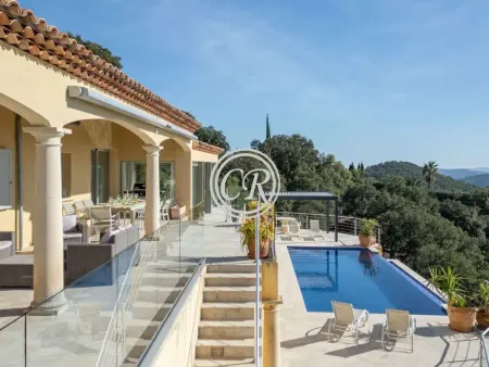 Villa avec piscine à débordement et vue mer à La Londe Les Maures : photo 7
