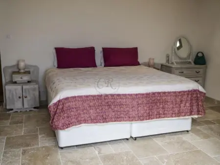 Villa avec piscine à débordement et vue mer à La Londe Les Maures : photo 17