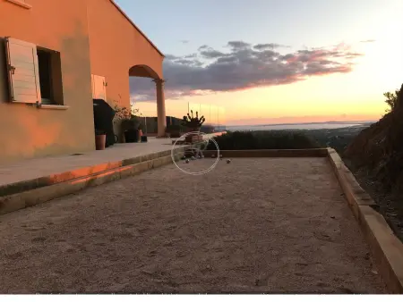 Villa avec piscine à débordement et vue mer à La Londe Les Maures : photo 22