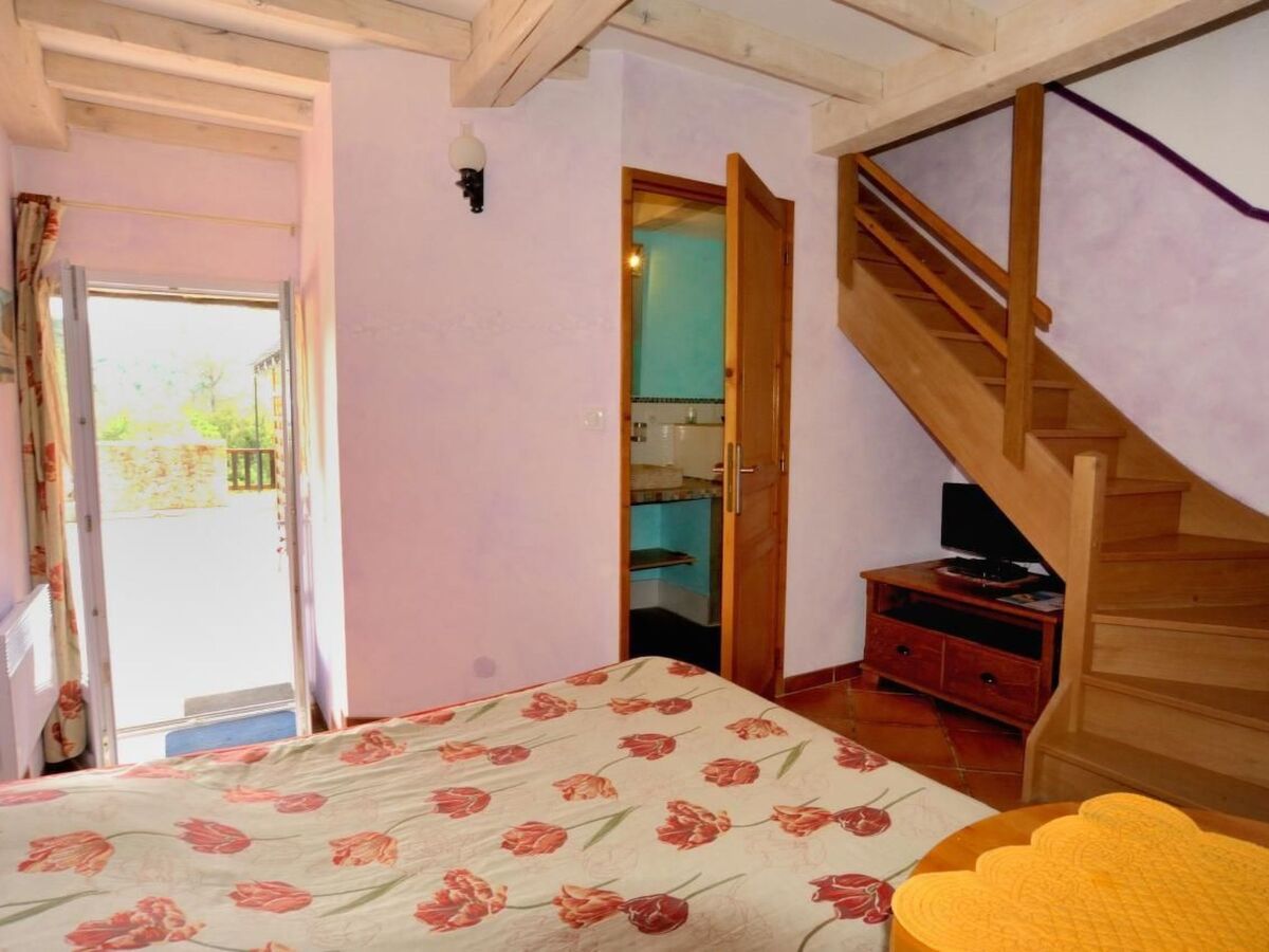 Appartement sur domaine viticole avec piscine à débordement - Photo 4