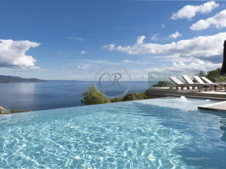 Exceptional villa located in Cap Bénat, Maison 14 personnes à Bormes les Mimosas - Photo 1