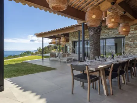 Exceptional villa located in Cap Bénat, Maison 14 personnes à Bormes les Mimosas - Photo 2