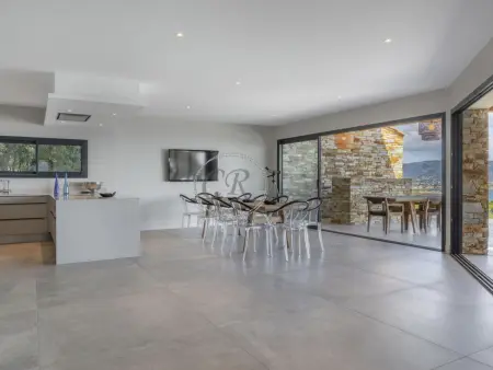 Exceptional villa located in Cap Bénat, Maison 14 personnes à Bormes les Mimosas - Photo 4