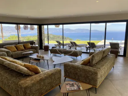 Exceptional villa located in Cap Bénat, Maison 14 personnes à Bormes les Mimosas - Photo 7
