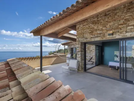 Exceptional villa located in Cap Bénat, Maison 14 personnes à Bormes les Mimosas - Photo 16