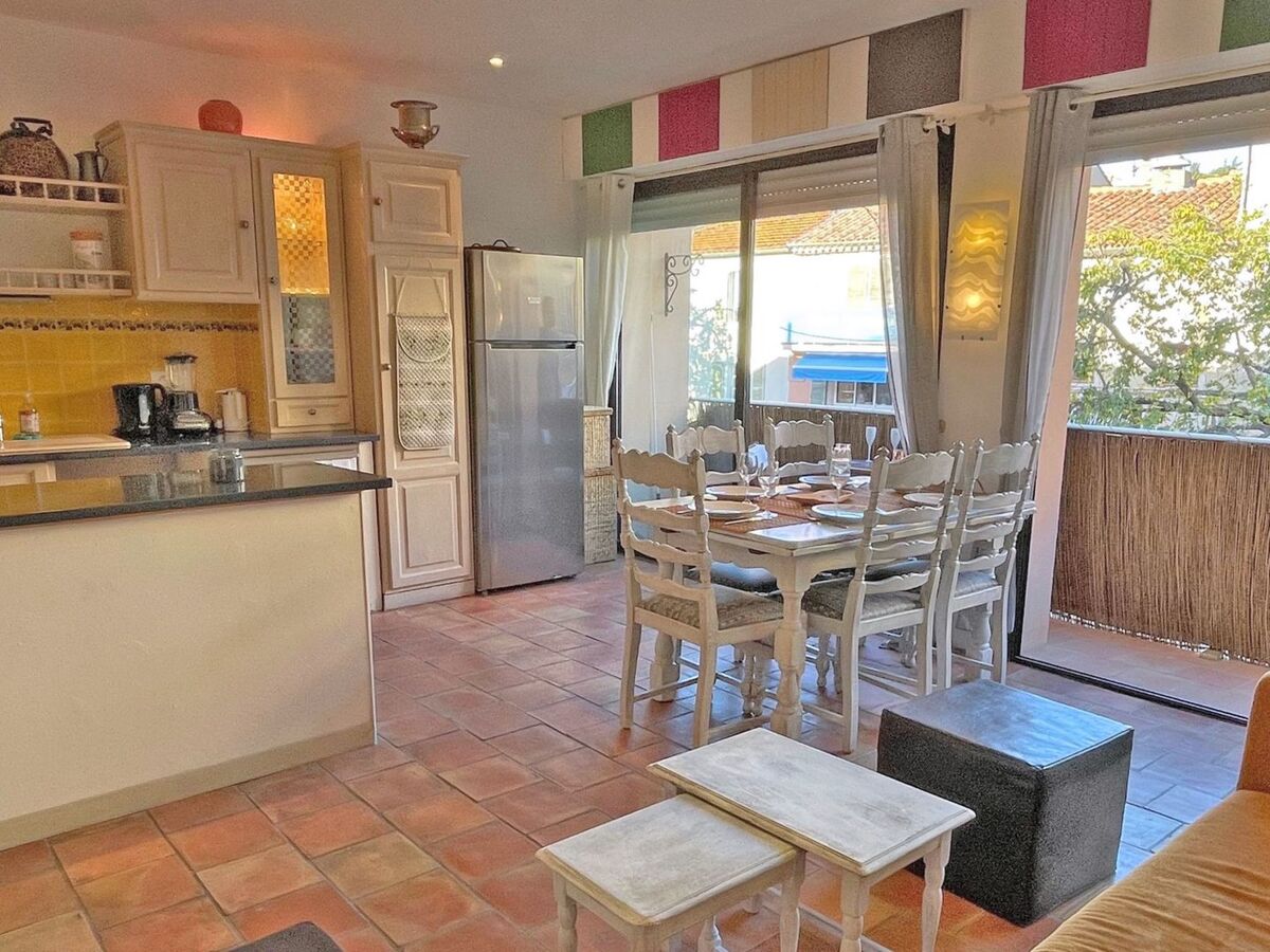 Apt 4 pers, vieille ville - Terrasse vue marché - Photo 4