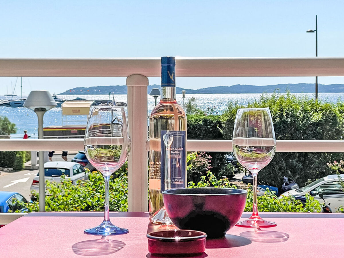 T2 50m² centre-ville Sainte-Maxime, vue mer et terrasse - Photo 2