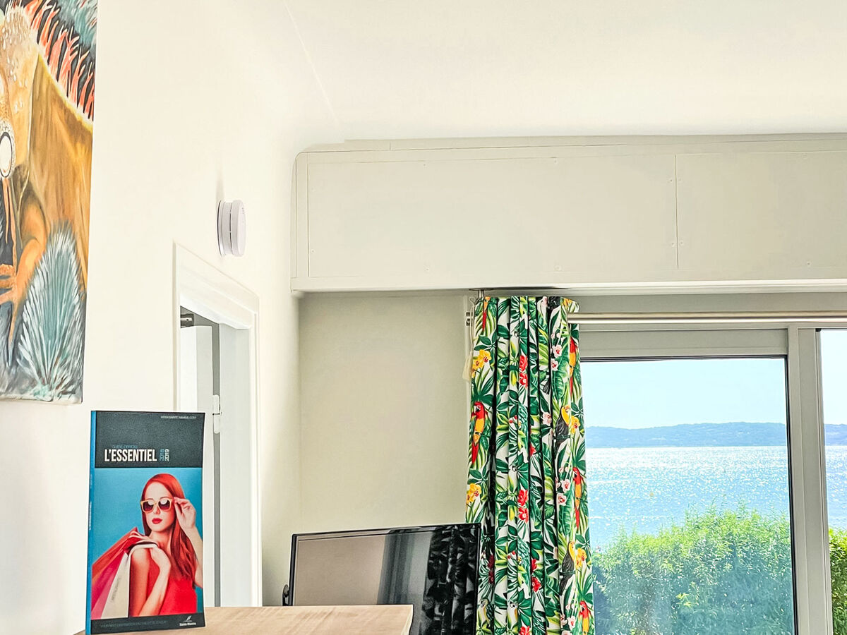 T2 50m² centre-ville Sainte-Maxime, vue mer et terrasse - Photo 8