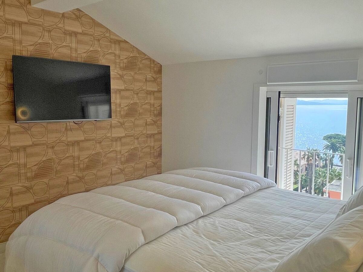 Appartement vue Golfe de Saint-Tropez à Sainte-Maxime - Photo 9