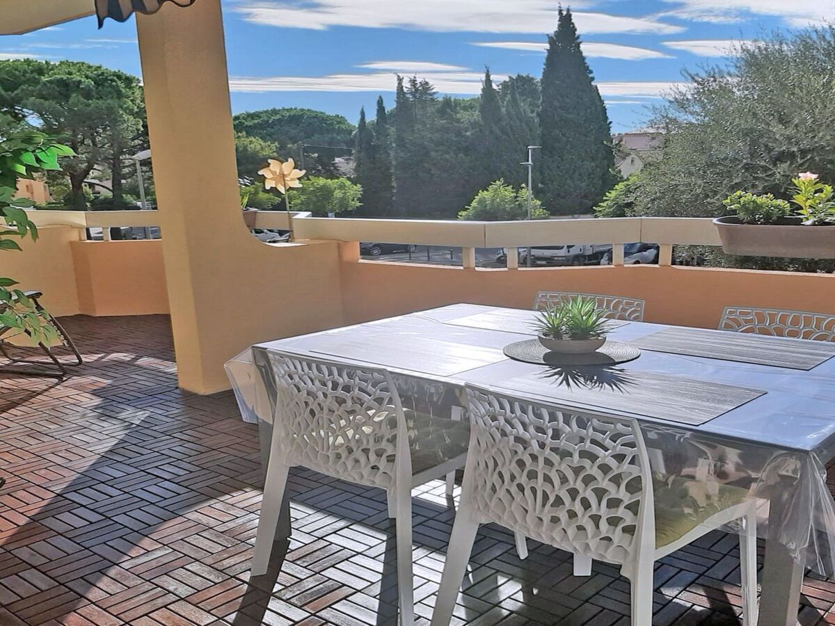 Appartement T2 rénové, terrasse 28m² - Sainte-Maxime - Photo 1