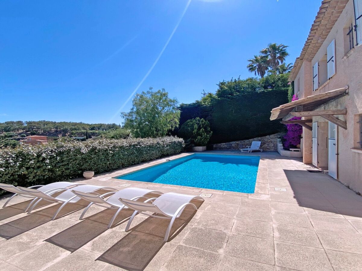 Villa Lisuzem, piscine privée et vue mer à Sainte-Maxime - Photo 4