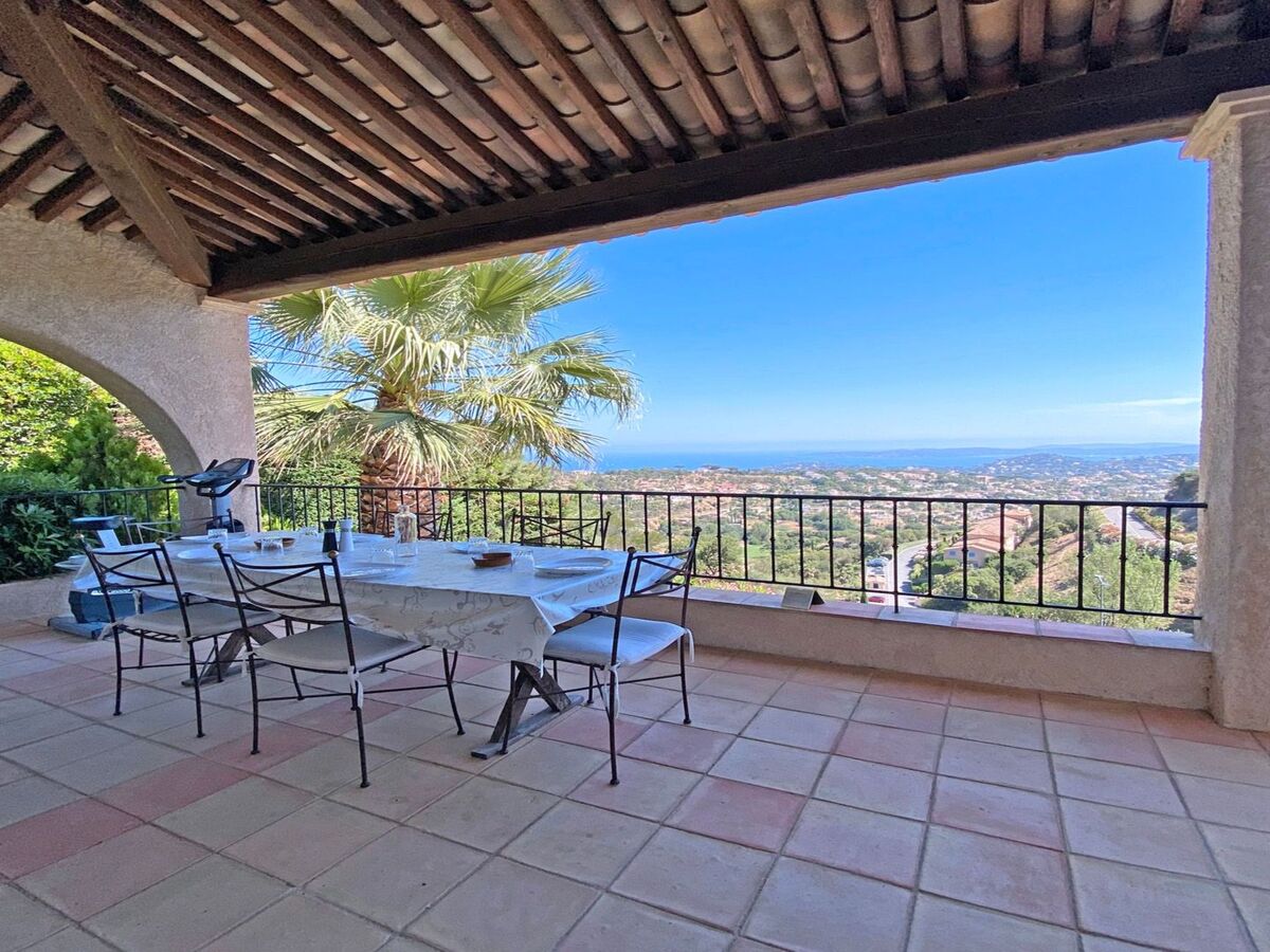 Villa Lisuzem, piscine privée et vue mer à Sainte-Maxime - Photo 9