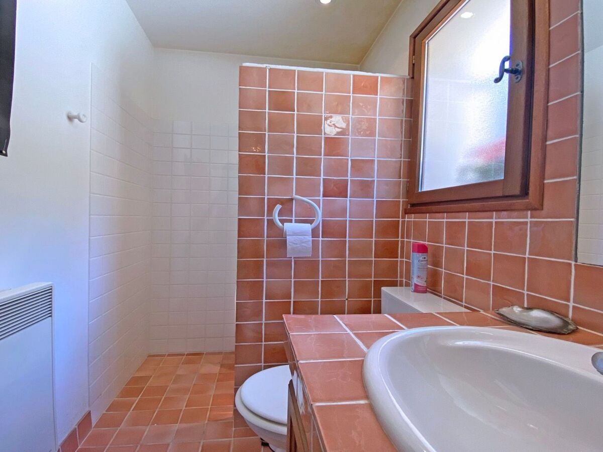 Villa Lisuzem, piscine privée et vue mer à Sainte-Maxime - Photo 17